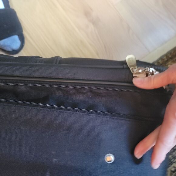 Luggage Set 3 cases MINT condition Pierre Cardin Premium Soft side Lightweight - Picture 10 of 16